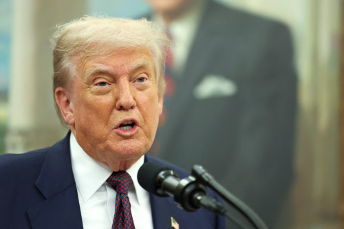 2025-08-06T220809Z_2_LYNXMPEL75127_RTROPTP_4_USA-TRUMP-INVESTMENT.JPG