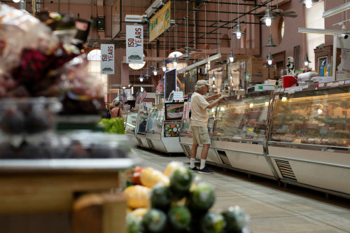 2025-08-08T081243Z_1_LYNXMPEL770AG_RTROPTP_4_USA-ECONOMY-INFLATION.JPG