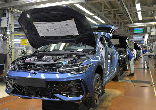 2025-10-21T133208Z_1_LYNXMPEL9K0LE_RTROPTP_4_GERMANY-VOLKSWAGEN.JPG