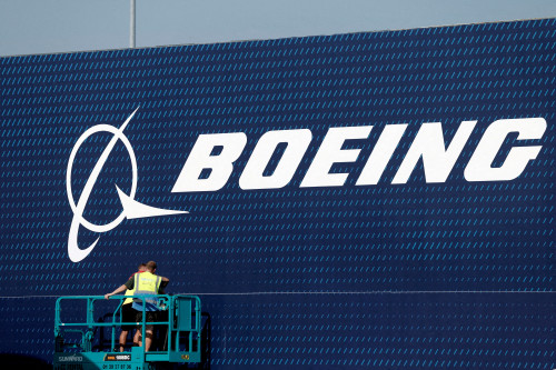 2025-10-26T164942Z_3_LYNXMPEL9P0BM_RTROPTP_4_BOEING-LABOR.JPG